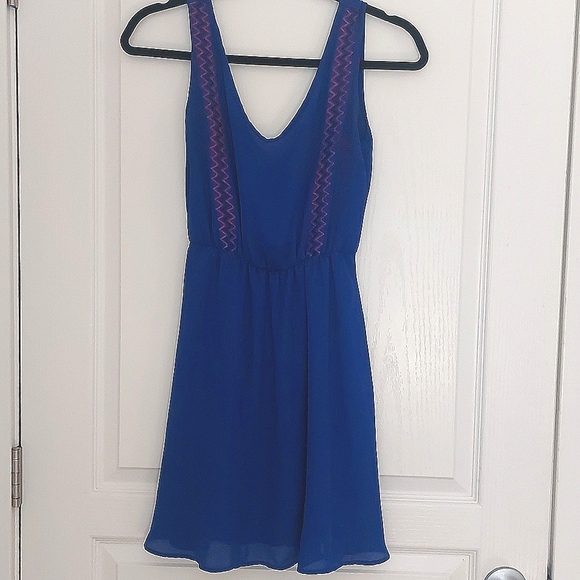 Blue embroidered dress - Picture 1 of 2